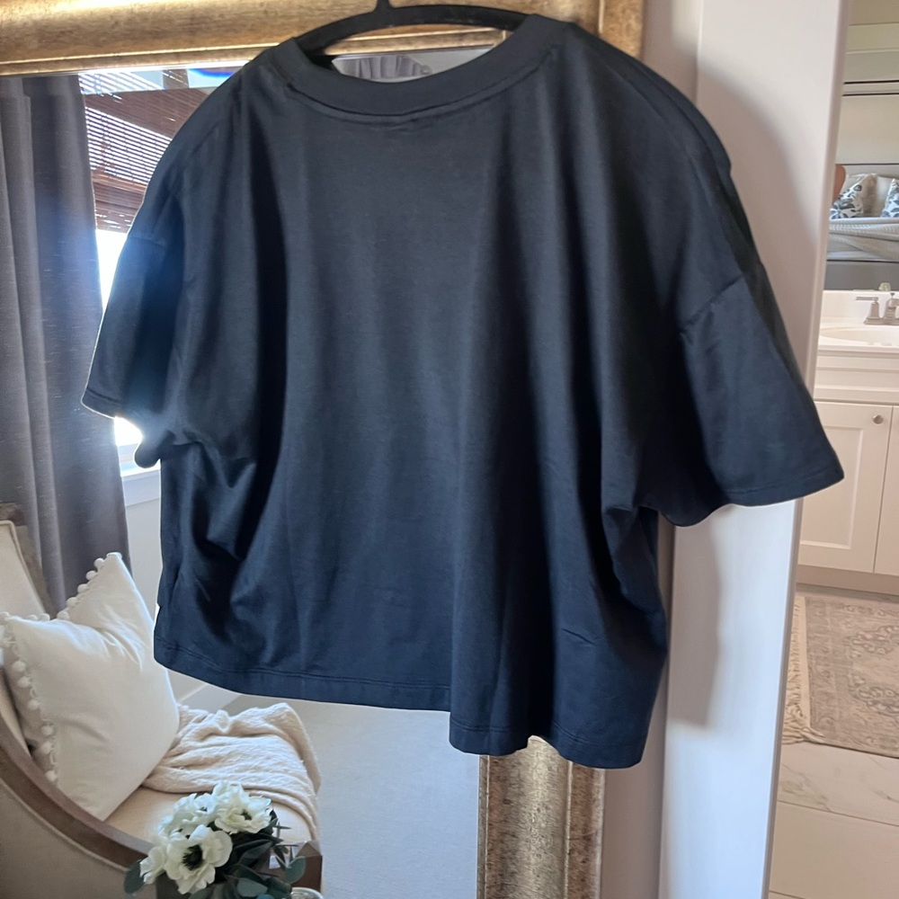 Vuori Energy Tee - NWOT - Picture 5 of 5